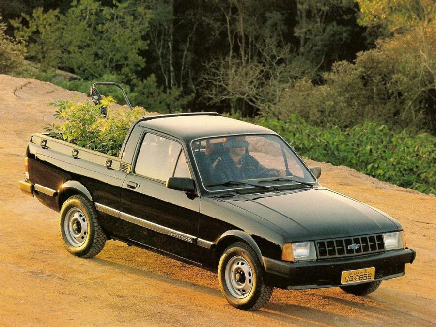  Chevrolet Chevy 500 1983 года  (фото 2 из 3)